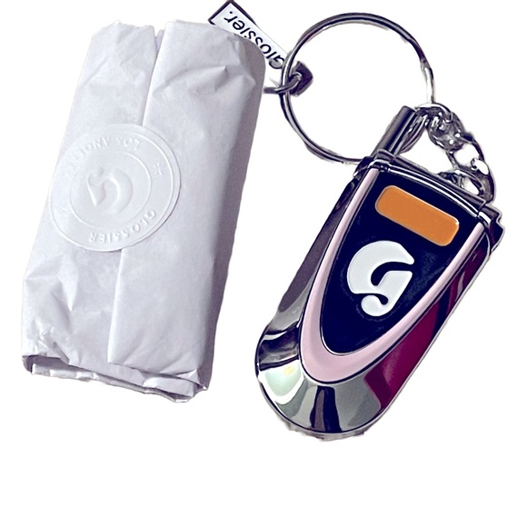 Glossier LA Keychain NWT - Picture 2 of 3